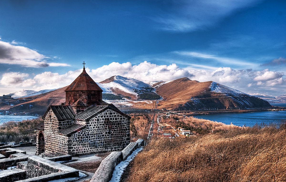 Монастырь-Севанаванк-Армения.jpg