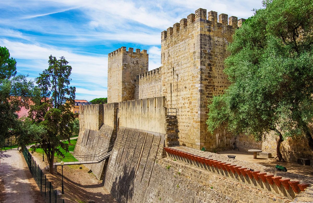 Замок-Святого-Георгия-Lisbon.jpg