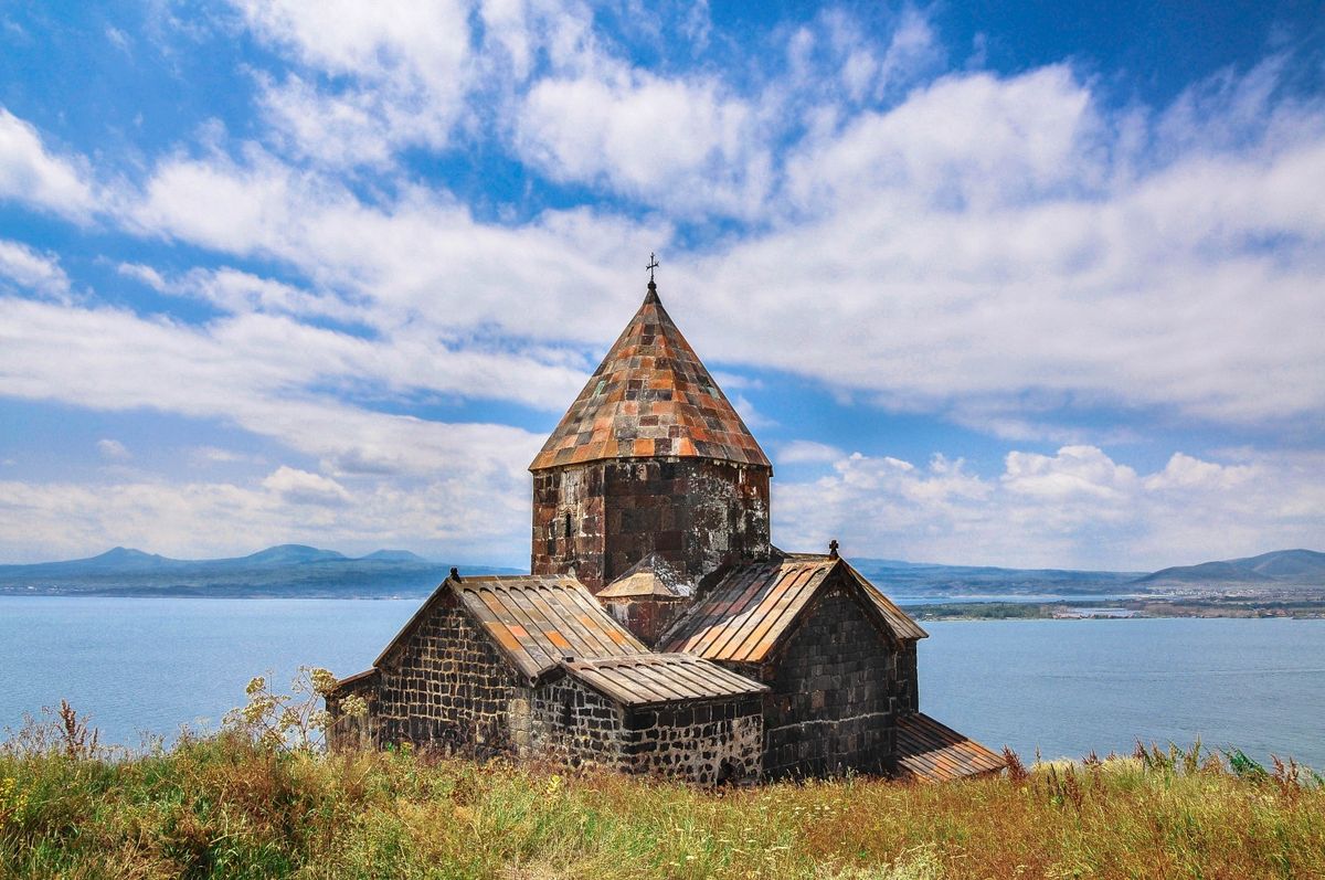 Монастырь-Севанаванк-Армения-2.jpg