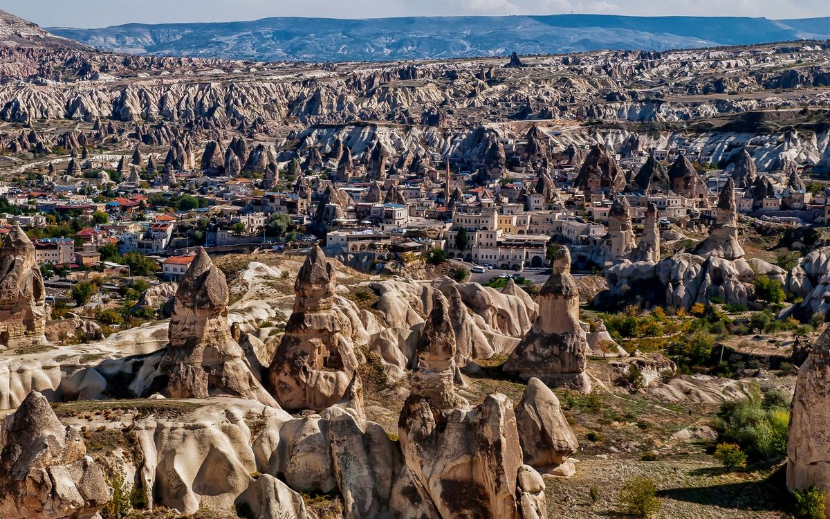 Учисар-Uchisar-Turkey-Cappadocia.jpg