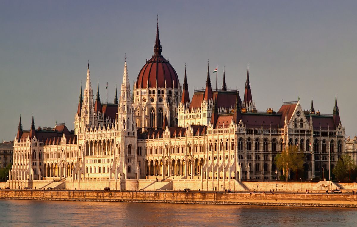 Венгрия-Будапешт-Парламент.jpg