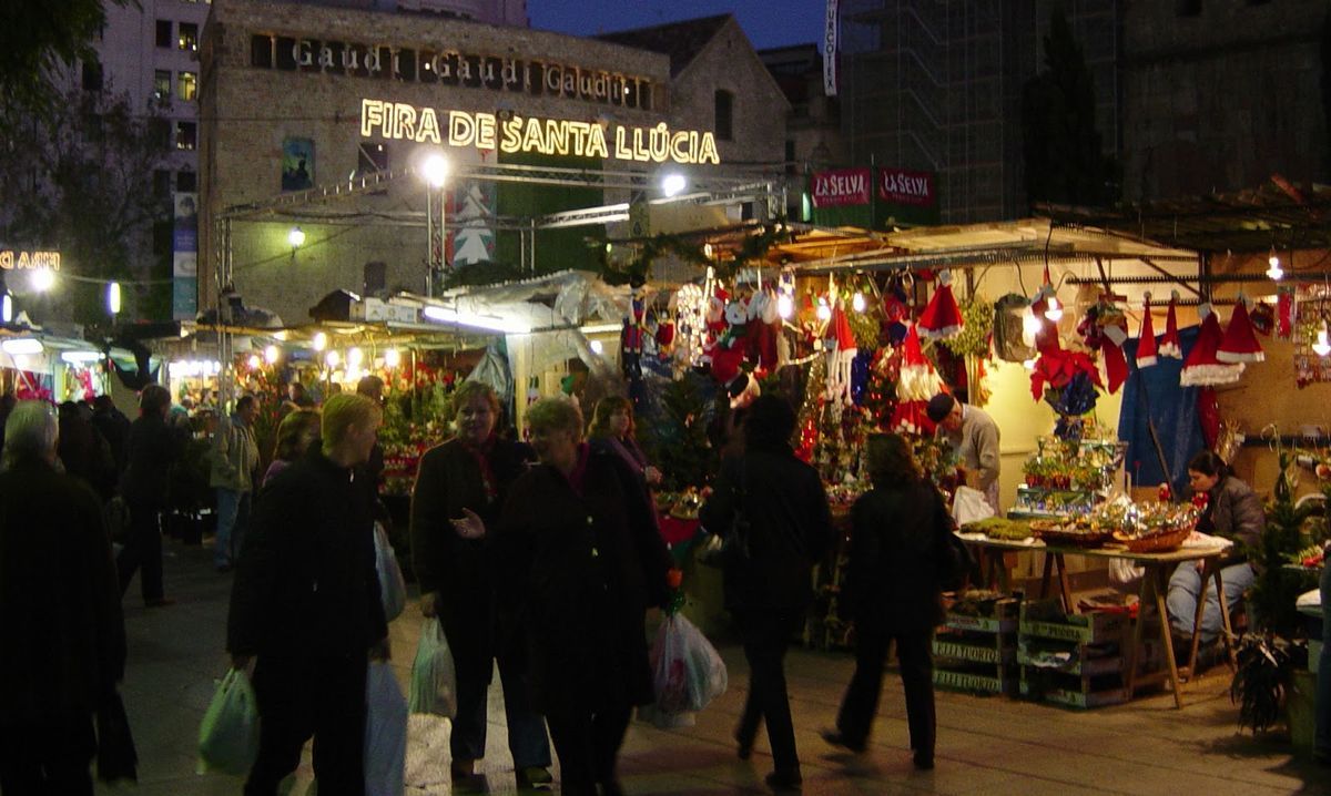 Fira-de-Santa-Llucia-in-Barcelona-Christmas-Market.jpg