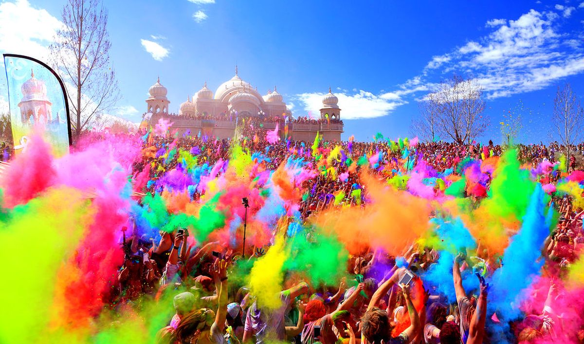 Индийский-фестиваль-красок-Холи.jpg