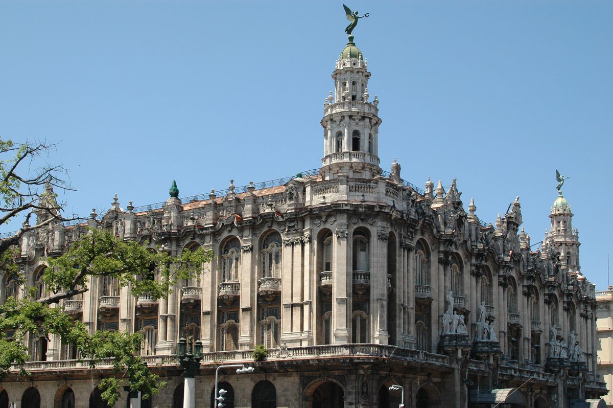 Большой-театр-Gran-Teatro-de-La-Habana.jpg